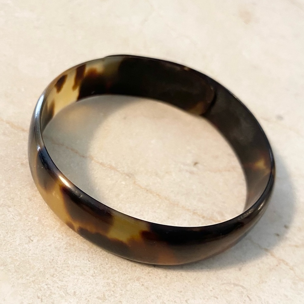 Tortoiseshell style bracelet